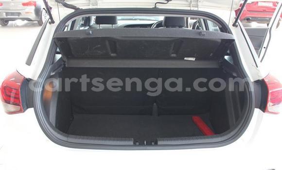 Nunua Ilio tumika Hyundai i20 White Gari ndani ya Ezulwini nchini Hhohho Nunua Ilio tumika Hyundai i20 White Gari ndani ya Ezulwini nchini Hhohho