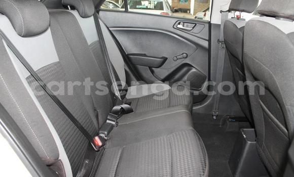 Nunua Ilio tumika Hyundai i20 White Gari ndani ya Ezulwini nchini Hhohho Nunua Ilio tumika Hyundai i20 White Gari ndani ya Ezulwini nchini Hhohho