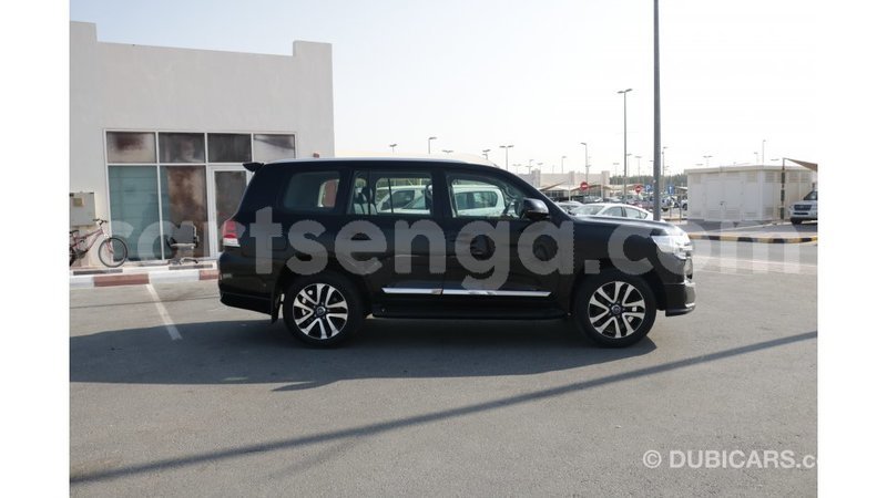 Big with watermark toyota land cruiser hhohho import dubai 14568