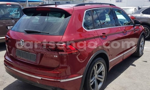 Nunua Ilio tumika Volkswagen Tiguan Red Gari ndani ya Bulembu nchini Hhohho Nunua Ilio tumika Volkswagen Tiguan Red Gari ndani ya Bulembu nchini Hhohho
