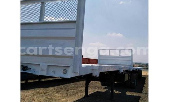 Buy Used Caterpillar 120 White Truck in Mbabane in Manzini Buy Used Caterpillar 120 White Truck in Mbabane in Manzini
