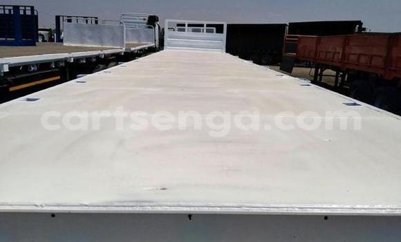 Buy Used Caterpillar 120 White Truck in Mbabane in Manzini Buy Used Caterpillar 120 White Truck in Mbabane in Manzini