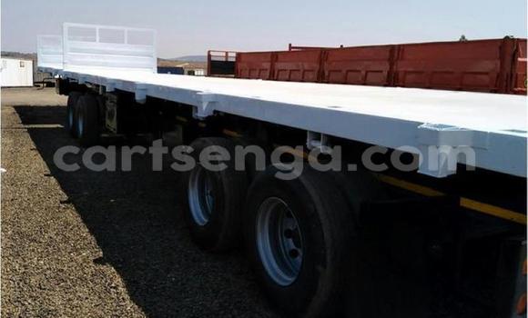 Buy Used Caterpillar 120 White Truck in Mbabane in Manzini Buy Used Caterpillar 120 White Truck in Mbabane in Manzini