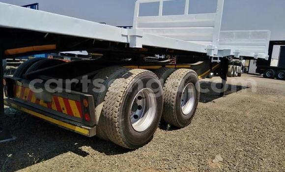 Buy Used Caterpillar 120 White Truck in Mbabane in Manzini Buy Used Caterpillar 120 White Truck in Mbabane in Manzini