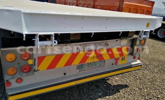 Buy Used Caterpillar 120 White Truck in Mbabane in Manzini Buy Used Caterpillar 120 White Truck in Mbabane in Manzini