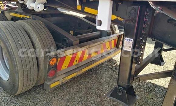 Buy Used Caterpillar 120 White Truck in Mbabane in Manzini Buy Used Caterpillar 120 White Truck in Mbabane in Manzini