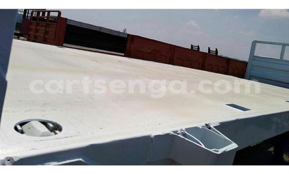 Buy Used Caterpillar 120 White Truck in Mbabane in Manzini Buy Used Caterpillar 120 White Truck in Mbabane in Manzini