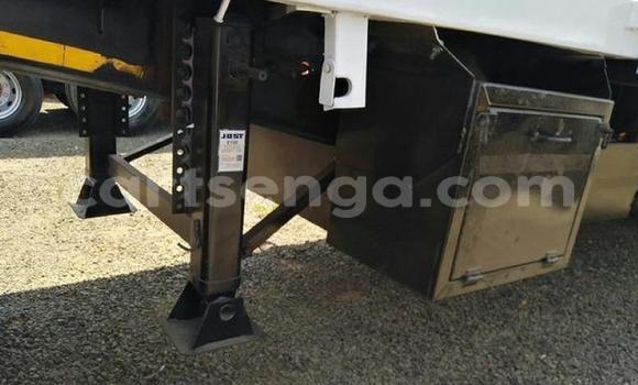 Buy Used Caterpillar 120 White Truck in Mbabane in Manzini Buy Used Caterpillar 120 White Truck in Mbabane in Manzini