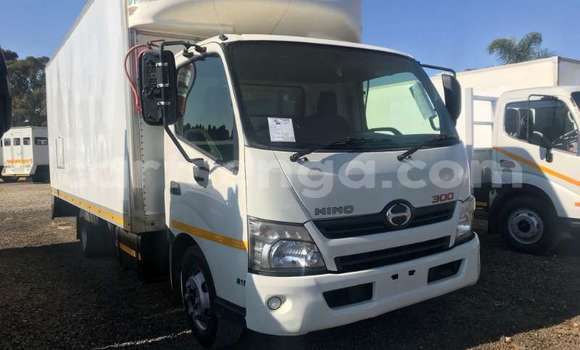 Buy Used Hino 300 Series White Truck in Mbabane in Manzini Buy Used Hino 300 Series White Truck in Mbabane in Manzini