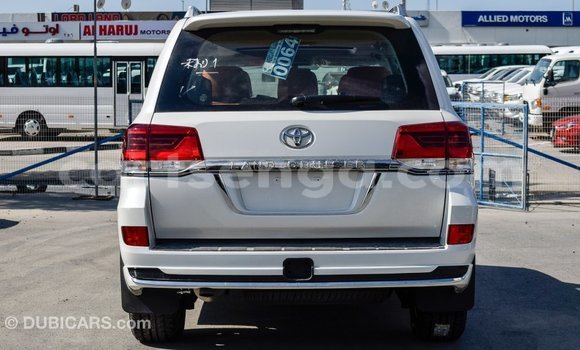 Acheter Import Voiture Toyota Land Cruiser Blanc à Import - Dubai, Hhohho Acheter Import Voiture Toyota Land Cruiser Blanc à Import - Dubai, Hhohho