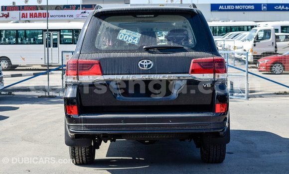 Nunua Imported Toyota Land Cruiser Black Gari ndani ya Import - Dubai nchini Hhohho Nunua Imported Toyota Land Cruiser Black Gari ndani ya Import - Dubai nchini Hhohho