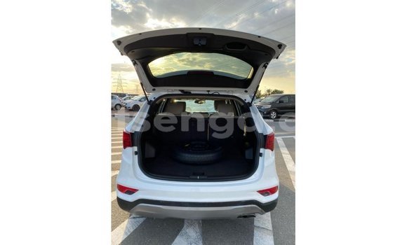 Buy Import Hyundai Santa Fe White Car in Import - Dubai in Hhohho Buy Import Hyundai Santa Fe White Car in Import - Dubai in Hhohho