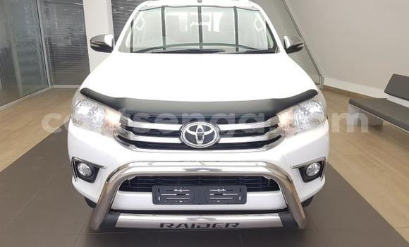 Nunua Ilio tumika Toyota Hilux White Gari ndani ya Ezulwini nchini Hhohho Nunua Ilio tumika Toyota Hilux White Gari ndani ya Ezulwini nchini Hhohho