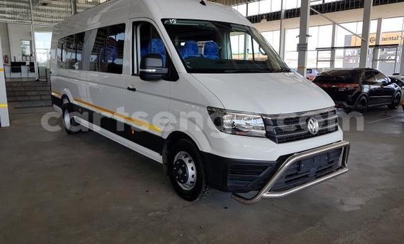 Nunua Ilio tumika Volkswagen Caravelle White Gari ndani ya Ezulwini nchini Hhohho Nunua Ilio tumika Volkswagen Caravelle White Gari ndani ya Ezulwini nchini Hhohho