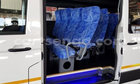 Nunua Ilio tumika Volkswagen Caravelle White Gari ndani ya Ezulwini nchini Hhohho Nunua Ilio tumika Volkswagen Caravelle White Gari ndani ya Ezulwini nchini Hhohho