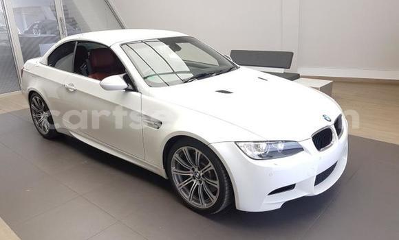 Nunua Ilio tumika BMW M3 White Gari ndani ya Ezulwini nchini Hhohho Nunua Ilio tumika BMW M3 White Gari ndani ya Ezulwini nchini Hhohho