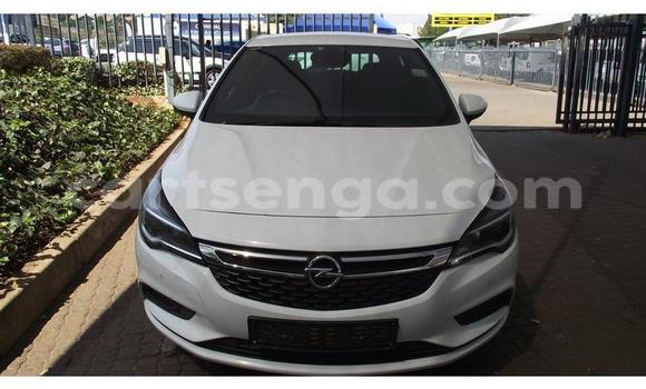 Nunua Ilio tumika Opel Astra White Gari ndani ya Ezulwini nchini Hhohho Nunua Ilio tumika Opel Astra White Gari ndani ya Ezulwini nchini Hhohho