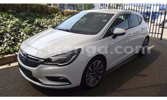 Nunua Ilio tumika Opel Astra White Gari ndani ya Ezulwini nchini Hhohho Nunua Ilio tumika Opel Astra White Gari ndani ya Ezulwini nchini Hhohho