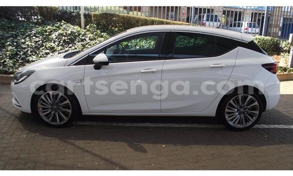 Nunua Ilio tumika Opel Astra White Gari ndani ya Ezulwini nchini Hhohho Nunua Ilio tumika Opel Astra White Gari ndani ya Ezulwini nchini Hhohho