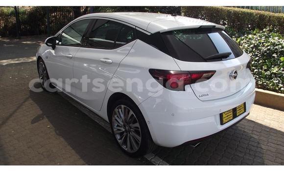 Nunua Ilio tumika Opel Astra White Gari ndani ya Ezulwini nchini Hhohho Nunua Ilio tumika Opel Astra White Gari ndani ya Ezulwini nchini Hhohho