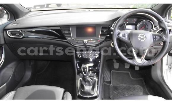 Nunua Ilio tumika Opel Astra White Gari ndani ya Ezulwini nchini Hhohho Nunua Ilio tumika Opel Astra White Gari ndani ya Ezulwini nchini Hhohho