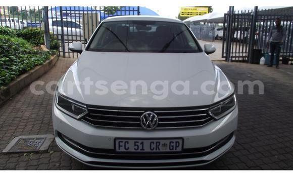 Nunua Ilio tumika Volkswagen Passat White Gari ndani ya Mbabane nchini Manzini Nunua Ilio tumika Volkswagen Passat White Gari ndani ya Mbabane nchini Manzini