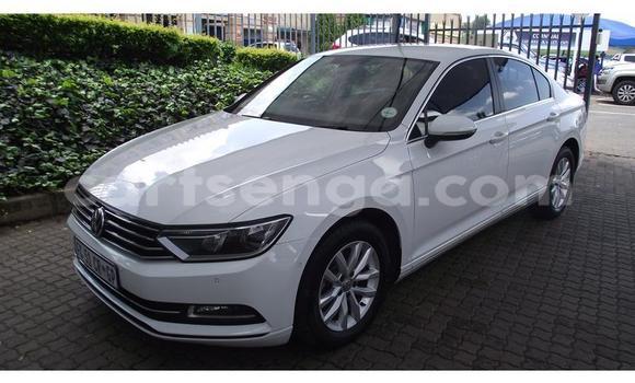 Nunua Ilio tumika Volkswagen Passat White Gari ndani ya Mbabane nchini Manzini Nunua Ilio tumika Volkswagen Passat White Gari ndani ya Mbabane nchini Manzini