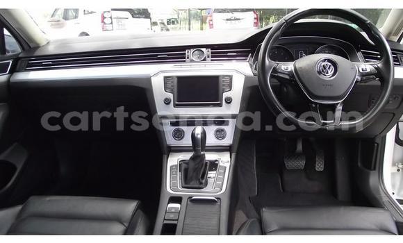 Nunua Ilio tumika Volkswagen Passat White Gari ndani ya Mbabane nchini Manzini Nunua Ilio tumika Volkswagen Passat White Gari ndani ya Mbabane nchini Manzini