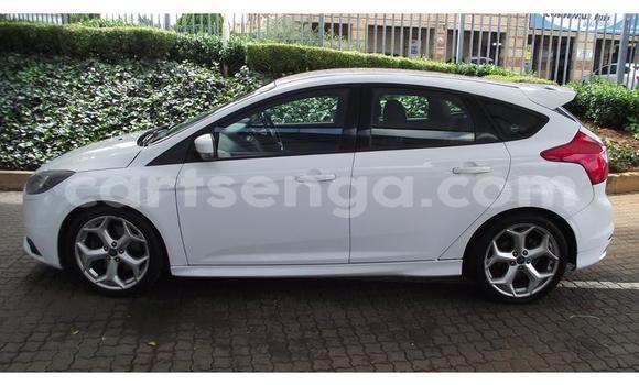 Nunua Ilio tumika Ford Focus ST White Gari ndani ya Ezulwini nchini Hhohho Nunua Ilio tumika Ford Focus ST White Gari ndani ya Ezulwini nchini Hhohho