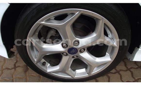 Nunua Ilio tumika Ford Focus ST White Gari ndani ya Ezulwini nchini Hhohho Nunua Ilio tumika Ford Focus ST White Gari ndani ya Ezulwini nchini Hhohho