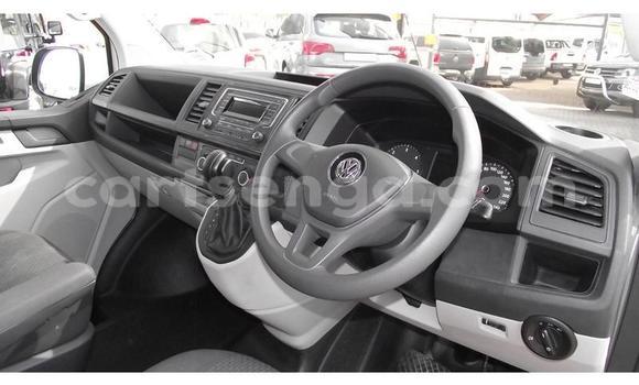 Acheter Occasion Voiture Volkswagen Caravelle Blanc à Ezulwini, Hhohho Acheter Occasion Voiture Volkswagen Caravelle Blanc à Ezulwini, Hhohho