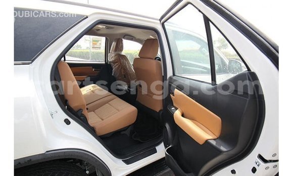 Buy Import Toyota Fortuner White Car in Import - Dubai in Hhohho Buy Import Toyota Fortuner White Car in Import - Dubai in Hhohho