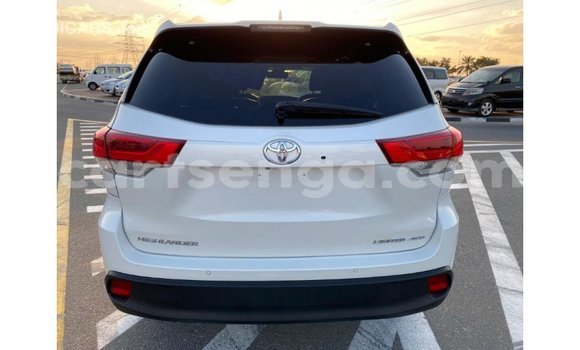 Buy Import Toyota Highlander White Car in Import - Dubai in Hhohho Buy Import Toyota Highlander White Car in Import - Dubai in Hhohho