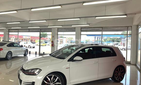 Nunua Ilio tumika Volkswagen Golf GTI White Gari ndani ya Mbabane nchini Manzini Nunua Ilio tumika Volkswagen Golf GTI White Gari ndani ya Mbabane nchini Manzini
