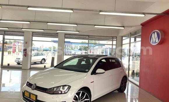 Nunua Ilio tumika Volkswagen Golf GTI White Gari ndani ya Mbabane nchini Manzini Nunua Ilio tumika Volkswagen Golf GTI White Gari ndani ya Mbabane nchini Manzini