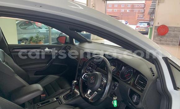 Nunua Ilio tumika Volkswagen Golf GTI White Gari ndani ya Mbabane nchini Manzini Nunua Ilio tumika Volkswagen Golf GTI White Gari ndani ya Mbabane nchini Manzini