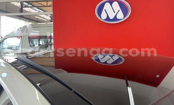 Nunua Ilio tumika Volkswagen Golf GTI White Gari ndani ya Mbabane nchini Manzini Nunua Ilio tumika Volkswagen Golf GTI White Gari ndani ya Mbabane nchini Manzini