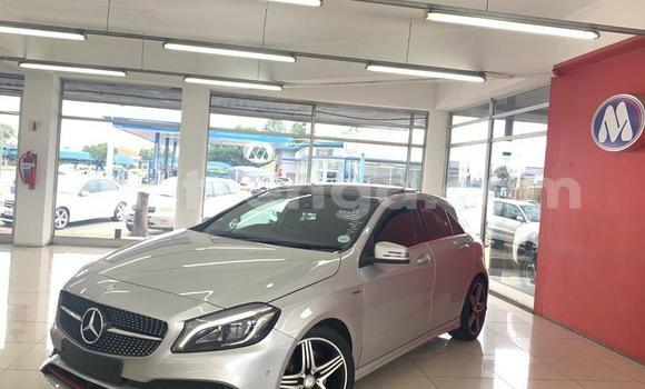 Nunua Ilio tumika Mercedes‒Benz 250 Silver Gari ndani ya Ezulwini nchini Hhohho Nunua Ilio tumika Mercedes‒Benz 250 Silver Gari ndani ya Ezulwini nchini Hhohho