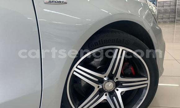 Nunua Ilio tumika Mercedes‒Benz 250 Silver Gari ndani ya Ezulwini nchini Hhohho Nunua Ilio tumika Mercedes‒Benz 250 Silver Gari ndani ya Ezulwini nchini Hhohho