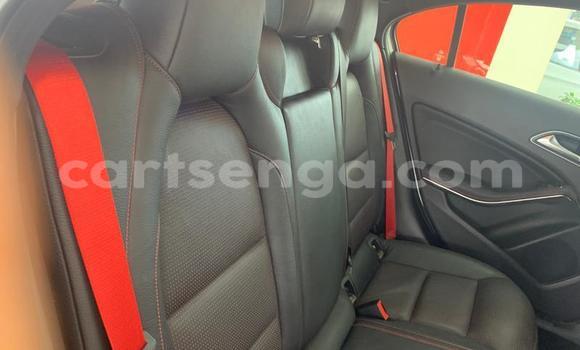 Nunua Ilio tumika Mercedes‒Benz 250 Silver Gari ndani ya Ezulwini nchini Hhohho Nunua Ilio tumika Mercedes‒Benz 250 Silver Gari ndani ya Ezulwini nchini Hhohho