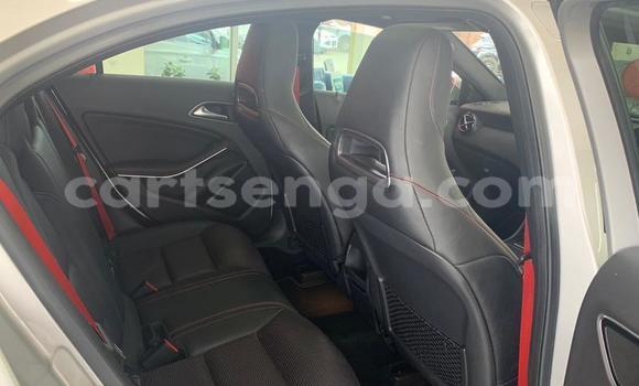 Nunua Ilio tumika Mercedes‒Benz 250 Silver Gari ndani ya Ezulwini nchini Hhohho Nunua Ilio tumika Mercedes‒Benz 250 Silver Gari ndani ya Ezulwini nchini Hhohho