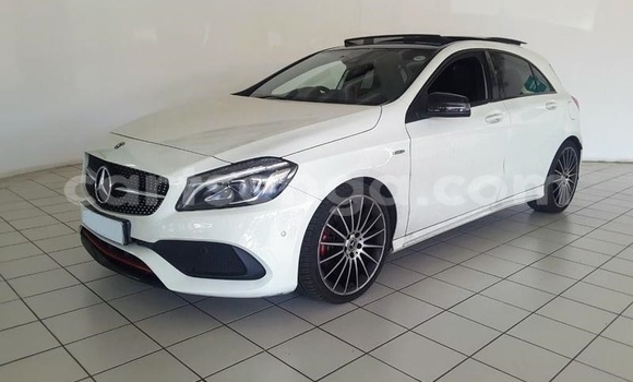 Nunua Ilio tumika Mercedes‒Benz 250 White Gari ndani ya Manzini nchini Manzini Nunua Ilio tumika Mercedes‒Benz 250 White Gari ndani ya Manzini nchini Manzini