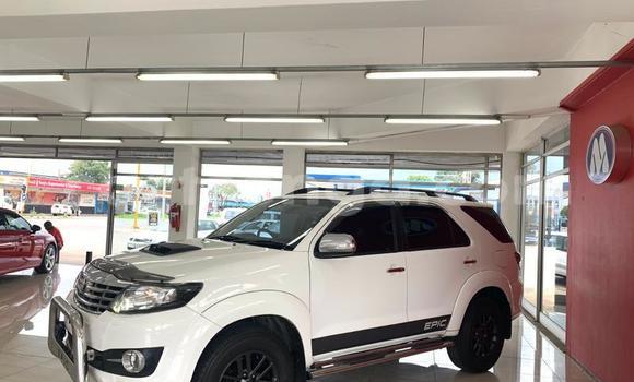 Acheter Occasion Voiture Toyota Fortuner Blanc à Ezulwini, Hhohho Acheter Occasion Voiture Toyota Fortuner Blanc à Ezulwini, Hhohho