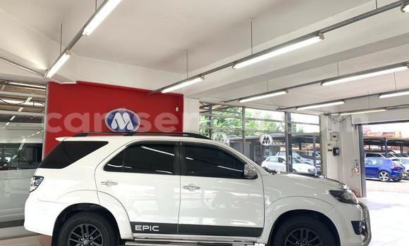 Acheter Occasion Voiture Toyota Fortuner Blanc à Ezulwini, Hhohho Acheter Occasion Voiture Toyota Fortuner Blanc à Ezulwini, Hhohho