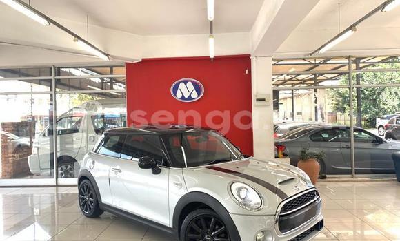 Nunua Ilio tumika MINI Cooper Silver Gari ndani ya Manzini nchini Manzini Nunua Ilio tumika MINI Cooper Silver Gari ndani ya Manzini nchini Manzini