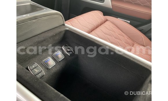 Nunua Imported Toyota Land Cruiser Black Gari ndani ya Import - Dubai nchini Hhohho Nunua Imported Toyota Land Cruiser Black Gari ndani ya Import - Dubai nchini Hhohho