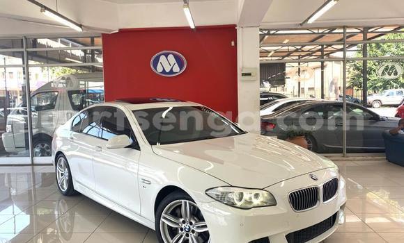 Nunua Ilio tumika BMW M5 White Gari ndani ya Ezulwini nchini Hhohho Nunua Ilio tumika BMW M5 White Gari ndani ya Ezulwini nchini Hhohho