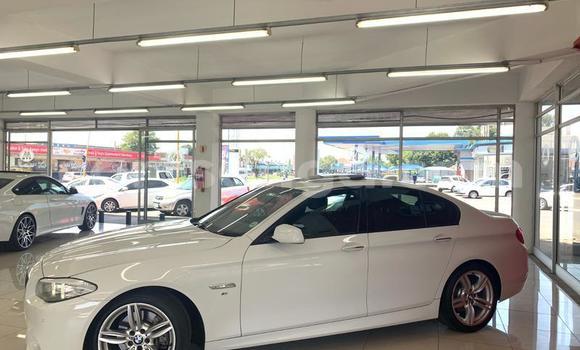 Nunua Ilio tumika BMW M5 White Gari ndani ya Ezulwini nchini Hhohho Nunua Ilio tumika BMW M5 White Gari ndani ya Ezulwini nchini Hhohho