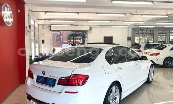 Nunua Ilio tumika BMW M5 White Gari ndani ya Ezulwini nchini Hhohho Nunua Ilio tumika BMW M5 White Gari ndani ya Ezulwini nchini Hhohho