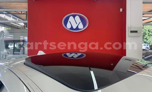 Nunua Ilio tumika BMW M5 White Gari ndani ya Ezulwini nchini Hhohho Nunua Ilio tumika BMW M5 White Gari ndani ya Ezulwini nchini Hhohho